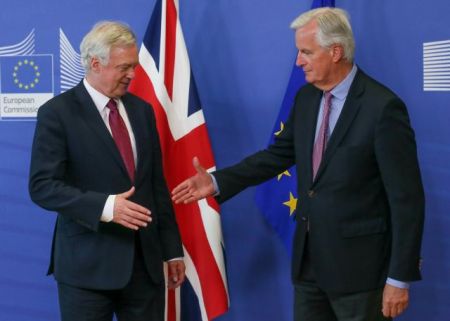 Ξεκινά νέος γύρος «ουσιαστικών» διαπραγματεύσεων για το Brexit