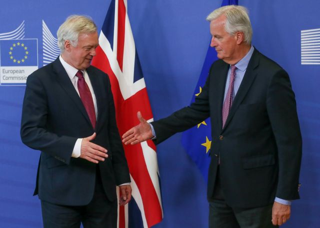 Ξεκινά νέος γύρος «ουσιαστικών» διαπραγματεύσεων για το Brexit