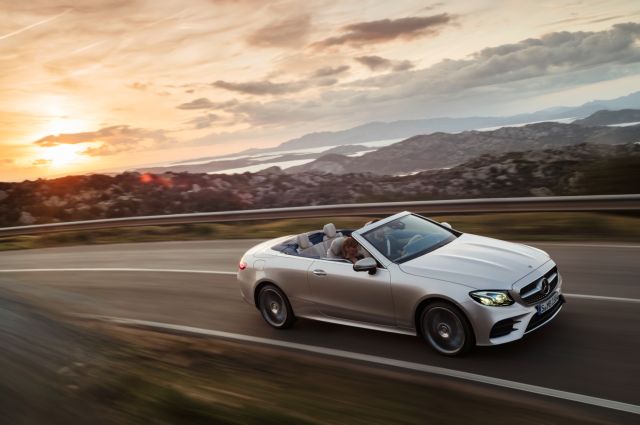 Mercedes-Benz E-Class Cabriolet: Εδιωξε… τον αέρα, κράτησε την πολυτέλεια