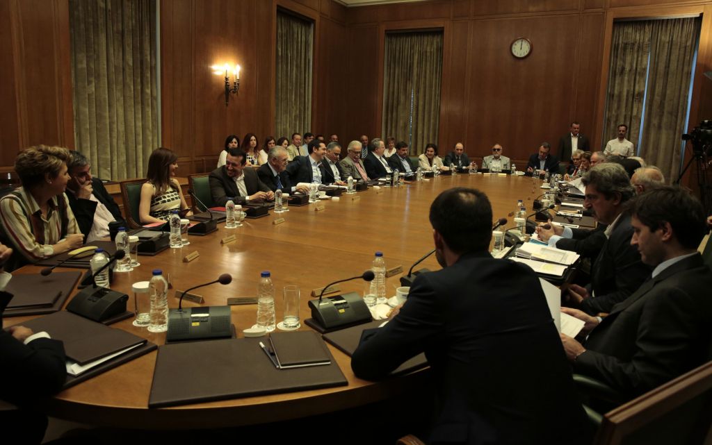 ΣΥΡΙΖΑ: Βγήκαν τα μαχαίρια – Αμφισβητούνται οι επιλογές Τσίπρα