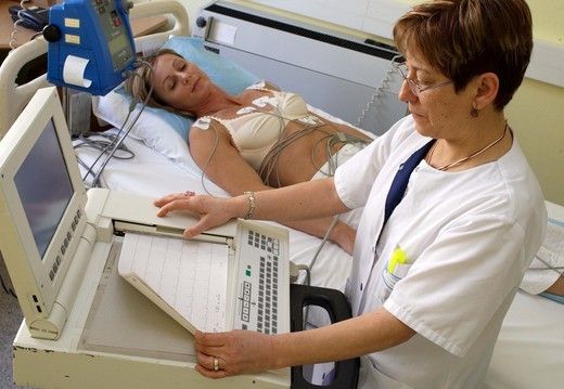 Τα εμφυτεύματα στήθους αλλοιώνουν το αποτέλεσμα του καρδιογραφήματος