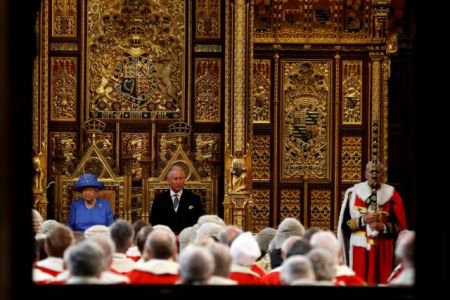 Βρετανία: Ο «Λόγος του Θρόνου» και η υπόκλιση που δεν έγινε