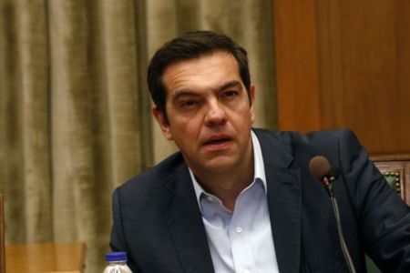 Στην… Αγκάλη του Τσίπρα