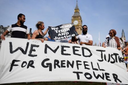 Παραιτήσεις στο δήμο έφερε η φονική πυρκαγιά του Λονδίνου