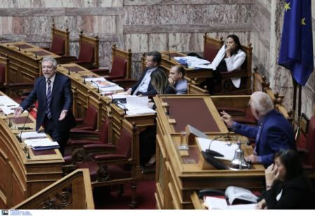 Ερωτήσεις στη Βουλή για το θέμα της επικοινωνίας Καμμένου-Γιαννουσάκη