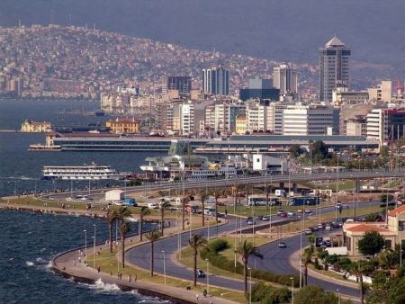 Σε εκκρεμότητα η ακτοπλοϊκή σύνδεση Θεσσαλονίκης-Σμύρνης