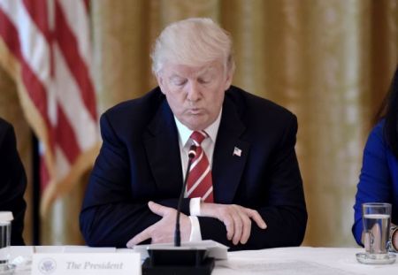 Αιχμές για τον ερευνητή της «ρωσικής υπόθεσης» αφήνει τώρα ο Τραμπ