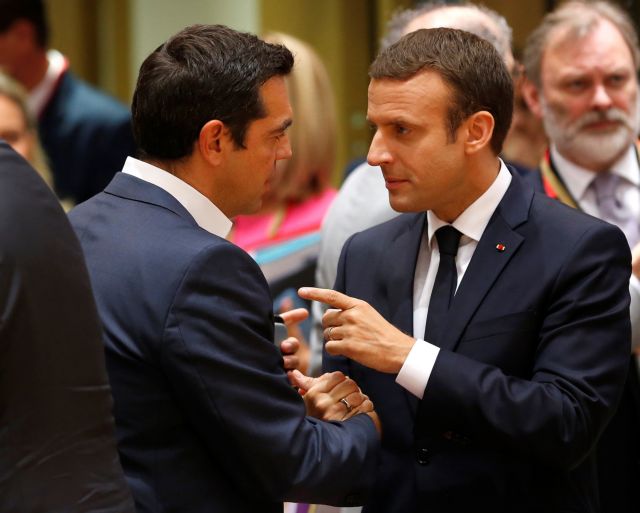 Τι φέρνει, τι διεκδικεί ο γάλλος πρόεδρος