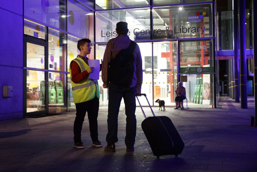 Μέσα στη νύχτα εκκενώθηκαν πέντε πολυκατοικίες στο Λονδίνο