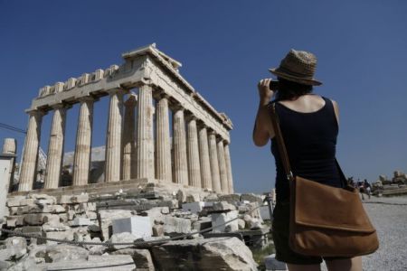 Daily Telegraph: Ελλάδα και Κύπρος κορυφαίοι τουριστικοί προορισμοί