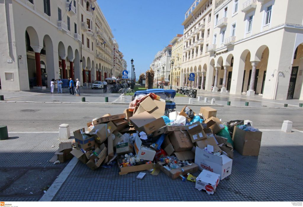 Συμφωνία Μπουτάρη – συμβασιούχων για την αποκομιδή των σκουπιδιών