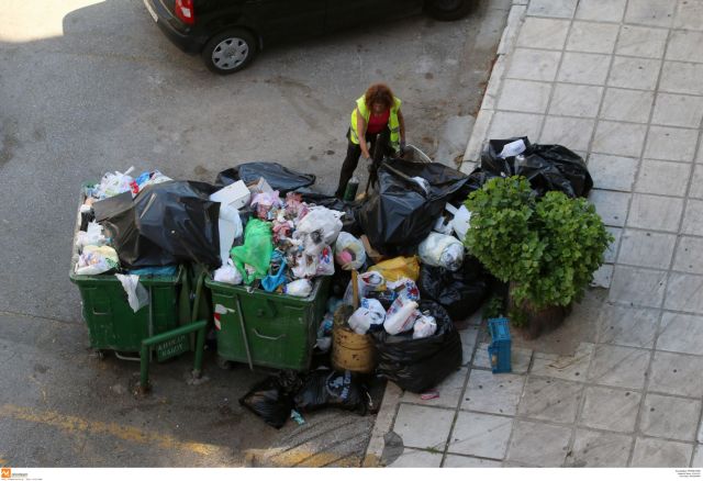 Θεσσαλονίκη: Βγήκαν απορριμματοφόρα στους δρόμους με προσωπικό ασφαλείας