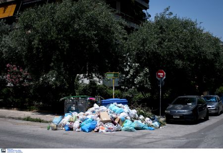 ΥΠΕΣ:  Aνοίγει ο δρόμος για ιδιώτες στην αποκομιδή