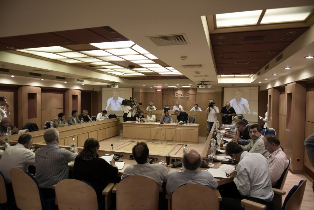 Έκτακτη συνεδρίαση της ΚΕΔΕ την Τετάρτη για τους συμβασιούχους