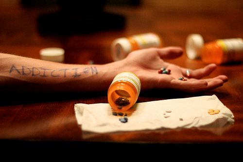 Αυξήθηκαν οι θάνατοι από ναρκωτικά και τη διάθεση νέων ουσιών
