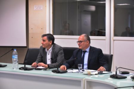 Τσακαλώτος: Στόχος η ελάφρυνση των μεσαίων στρωμάτων