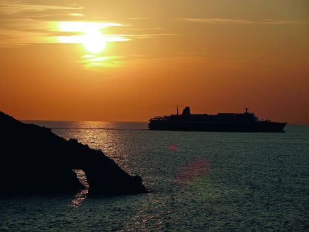 Περιδιαβάζοντας στις μεγάλες Κυκλάδες