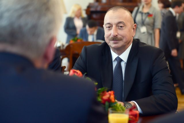 Χαρίζει σπίτια σε δημοσιογράφους ο πρόεδρος του Αζερμπαϊτζάν