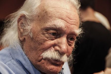 Συγκίνηση στην παρουσίαση του νέου βιβλίου του Μανώλη Γλέζου