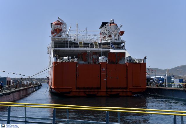 Πρόσκρουση του πλοίου Διονύσιος Σολωμός στο λιμάνι της Σερίφου