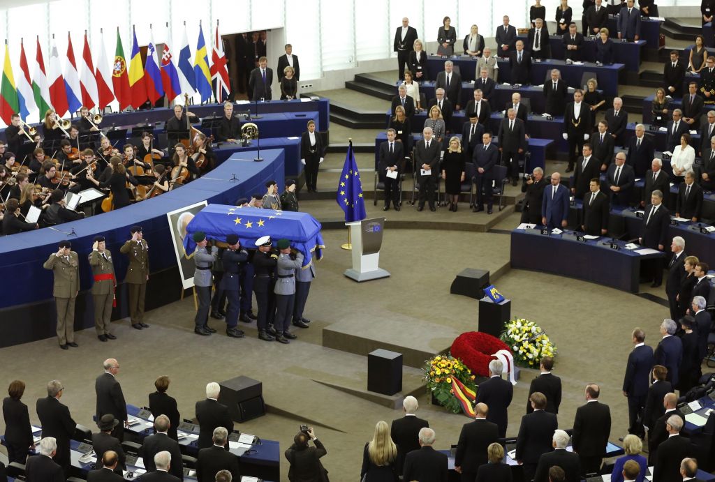 Η Ευρώπη αποτίει φόρο τιμής στον πρώην καγκελάριο της Γερμανίας, Χέλμουτ Κολ