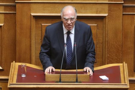 Λεβέντης για έξοδο στις αγορές: Ποιος αφήνει 3 ετών παιδί να βγει στη λεωφόρο;