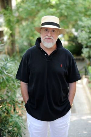 Διονύσης Σαββόπουλος: Διαζύγιο Εκκλησίας – Κράτους με αγάπη και αρχοντιά