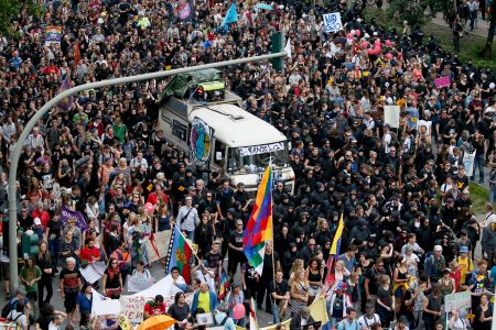 Η Γερμανία ζητά συνδρομή χωρών της ΕΕ σε «ταυτοποίηση ταραξιών» στο Αμβούργο