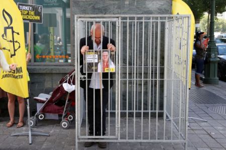 Στη φυλακή η διευθύντρια του παραρτήματος της Διεθνούς Αμνηστίας στην Τουρκία