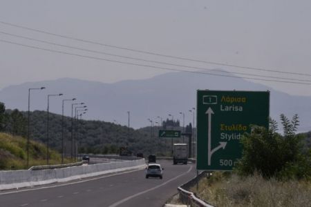 Πτώση βράχων στην παλαιά εθνική οδό Αθηνών-Θεσσαλονίκης λόγω κακοκαιρίας