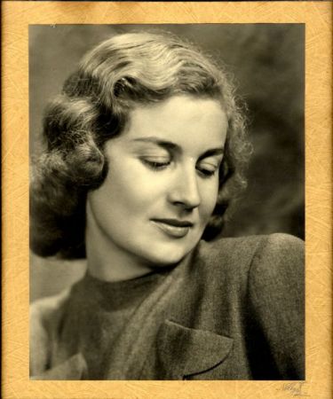 Μαρία Πλυτά: Τιμή στην ξεχασμένη πιονιέρισσα