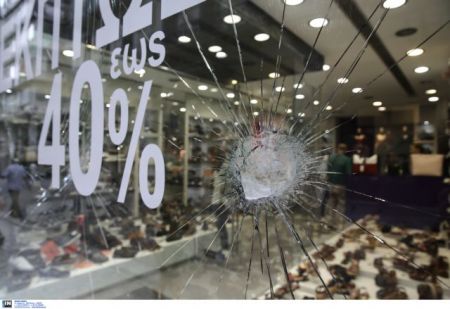 Μικρές αποζημιώσεις για λίγες από τις πληγείσες επιχειρήσεις της Ερμού