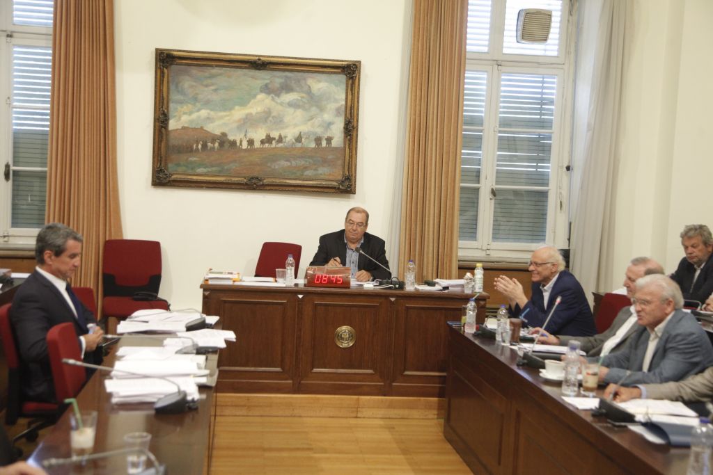 Eπεισοδιακή η κατάθεση Λοβέρδου στην Εξεταστική για την Υγεία