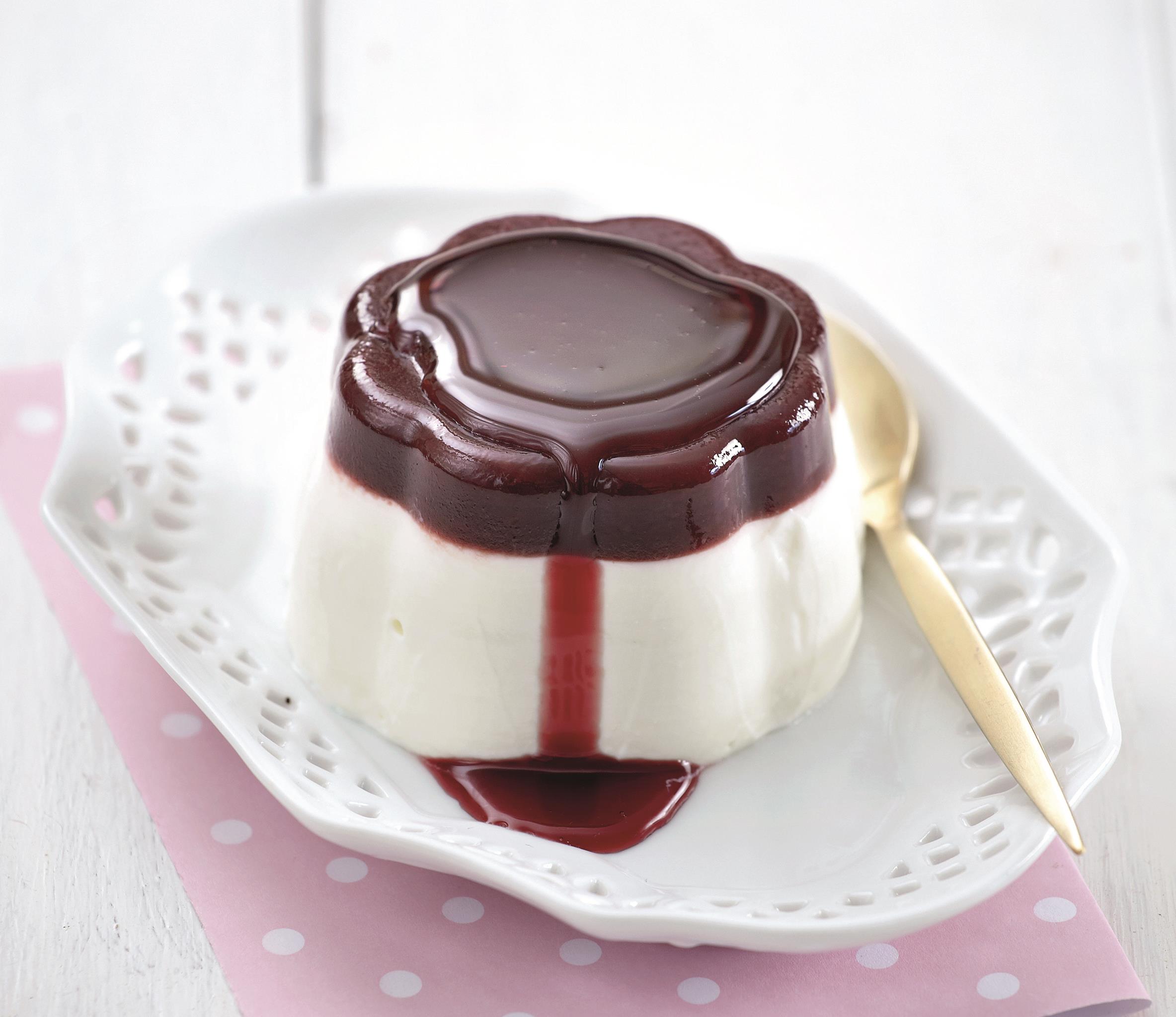 Πανακότα με ζελέ βύσσινο