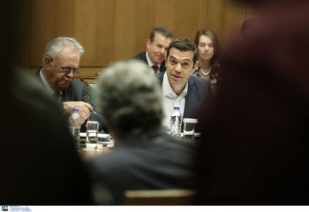 Σε τροχιά ανασχηματισμού φαίνεται να είναι το Μαξίμου