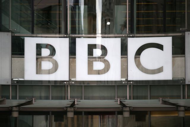 BBC: Στροφή στις βρετανικές παραγωγές από… υποχρέωση