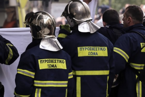 Υπό έλεγχο η πυρκαγιά στην Δ’ ΔΟΥ Αθηνών στην οδό Κωλέττη