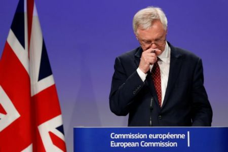 Χάσμα ακόμη για το Brexit, η ΕΕ περιμένει «αποσαφηνίσεις» από το Λονδίνο