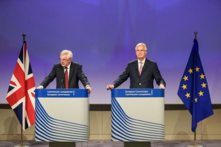 Brexit: Συνάντηση Μπαρνιέ – Ντέιβις τη Δευτέρα στο Λονδίνο