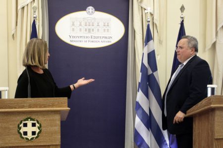 Διαψεύδεται το «ελληνικό βέτο» σε κυρώσεις της ΕΕ στην Βενεζουέλα