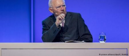 Σόιμπλε: Η δραματική νύχτα του 2015 για την Ελλάδα