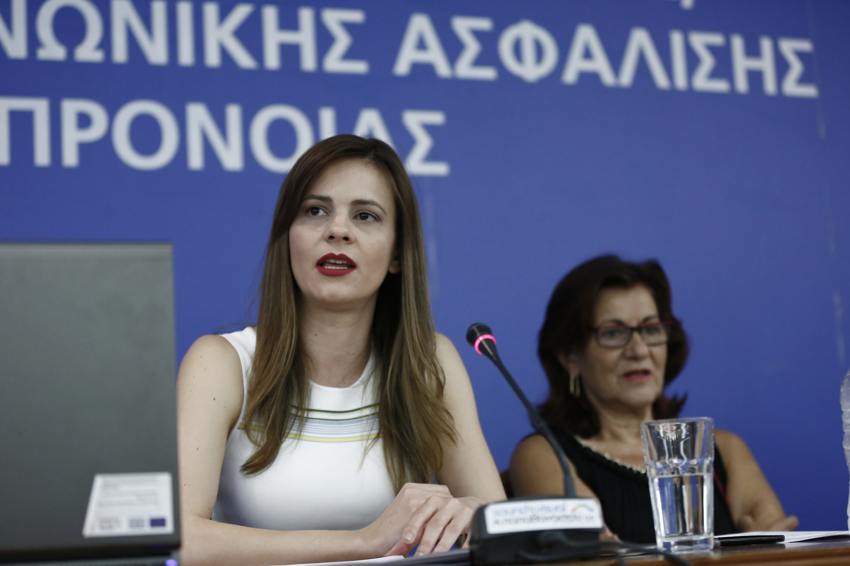 Το θέμα της αναδοχής από ομόφυλα ζευγάρια «δοκιμάζει» κυβέρνηση και ΣΥΡΙΖΑ