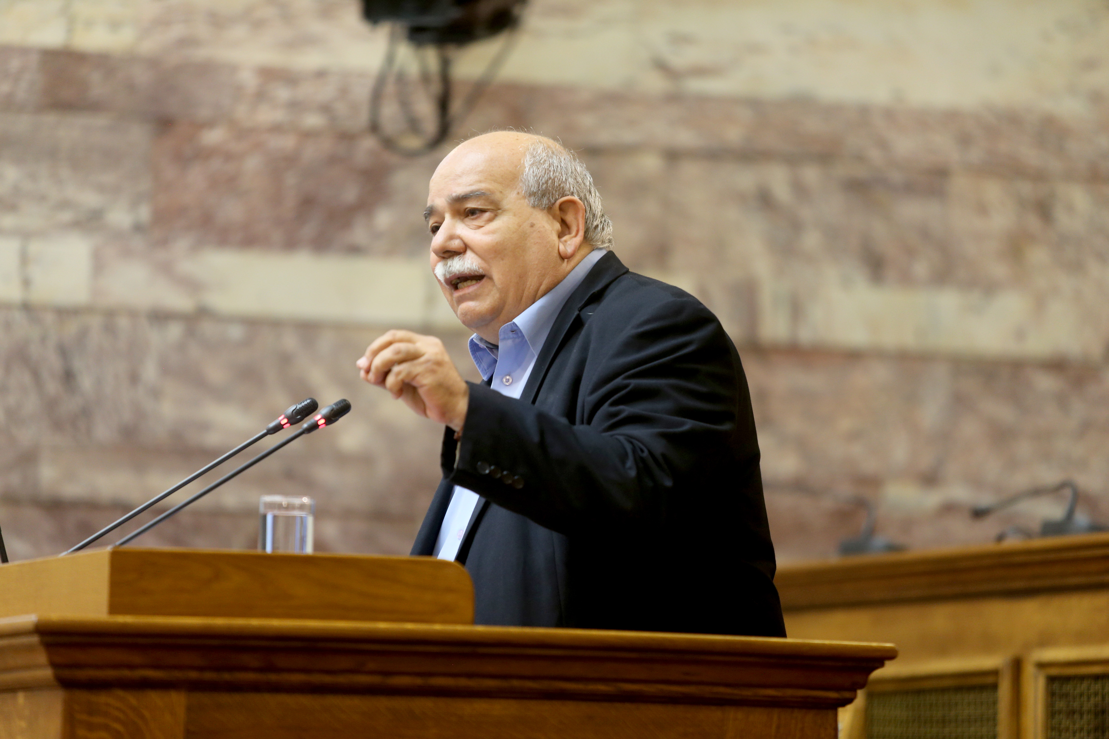 Σε στεφανιογραφία και αγγειοπλαστική υπεβλήθη ο Ν. Βούτσης