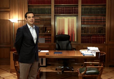 Συναντήσεις Τσίπρα με Δραγασάκη, Αχτσιόγλου και Γαβρόγλου