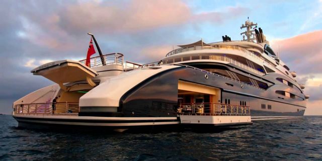 Μες σ’ αυτό το γιοτ είμαι μοναχή