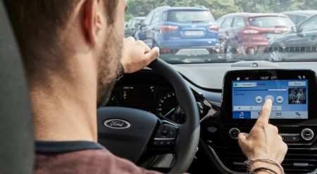 Ερευνα: Τα μελαγχολικά τραγούδια κάνουν καλό στην οδήγηση