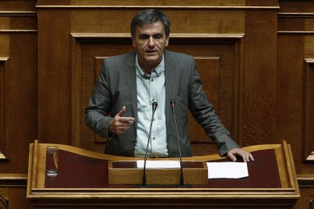 Ο Τσακαλώτος, το υπερπλεόνασμα και η …σαρανταποδαρούσα
