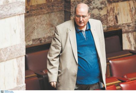 Φίλια πυρά από τον Φίλη