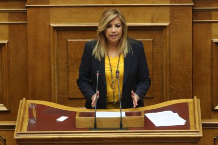 Γεννηματά: Το ΕΣΥ θα έπρεπε να μας ενώνει