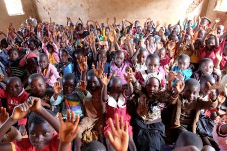 Με τα ποδήλατα μοίρασαν αγάπη στα παιδιά της Αφρικής